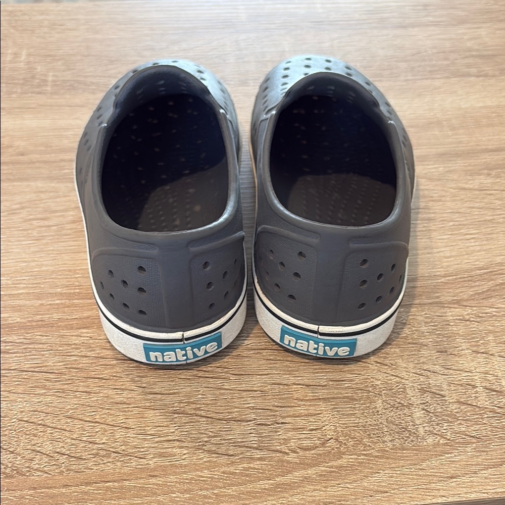 Native sandals/shoes - Picture 2 of 3